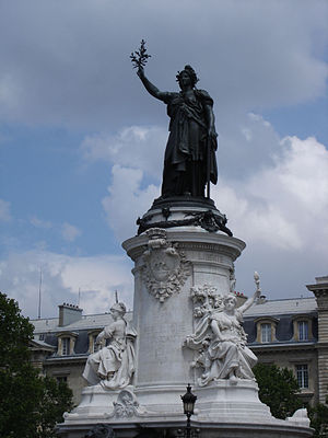 Paris statue Place de la République.JPG